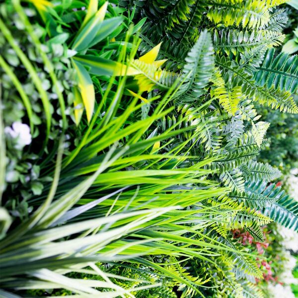 SYNTHAIETIK Lot de 5 Murs Artificiels Modèle Prairie Color Son Feuillage Fleuri Multicolore (Verts, Blanc, Corail et Rouge) apporte Une Ambiance Unique (1m x 1m, 5, Unite)