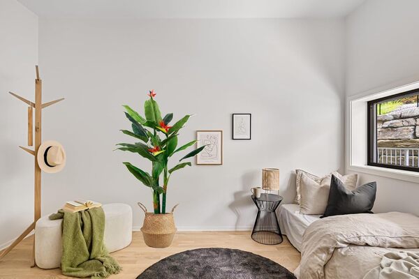 Strelitzia avec fleur, oiseau du paradis, plante artificielle, arbre artificiel, plante artificielle, décoration, dans un pot noir, très réaliste, vert (150 cm - MN-KP-2211)