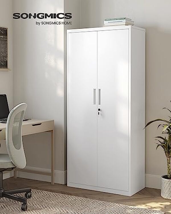 Découvrez notre test approfondi du meuble de rangement Songmics OMC015W01 : un allié pour un intérieur organisé et sécurisé alliant polyvalence, qualité et design moderne