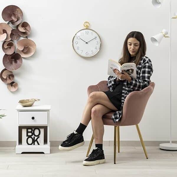 Découvrez notre avis complet sur le fauteuil Baroni Home en velours rose poudré : confort, design et élégance au rendez-vous pour sublimer votre intérieur.